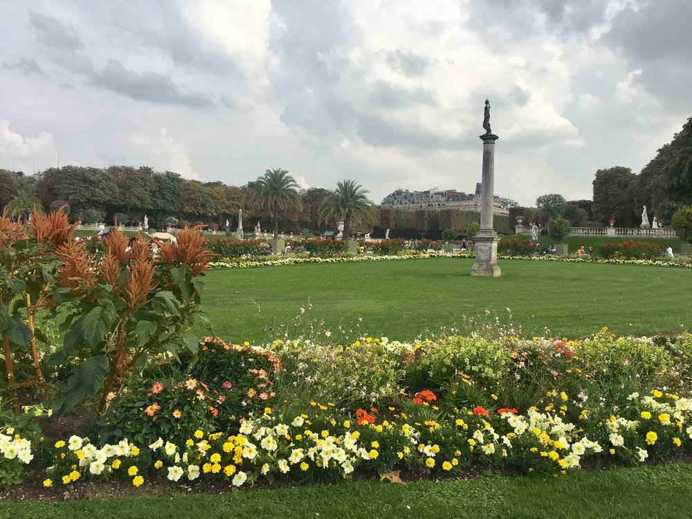 Paris still in bloom, in September
