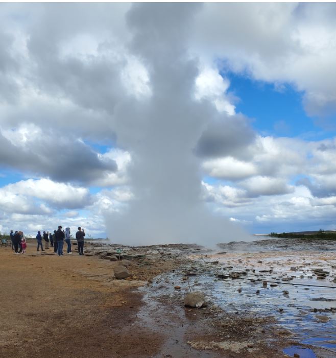 another stop-and-go sight seeing stop: strokkur